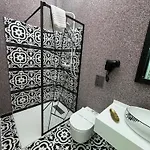 Jmr Splendor - Private Sauna & Bathtub