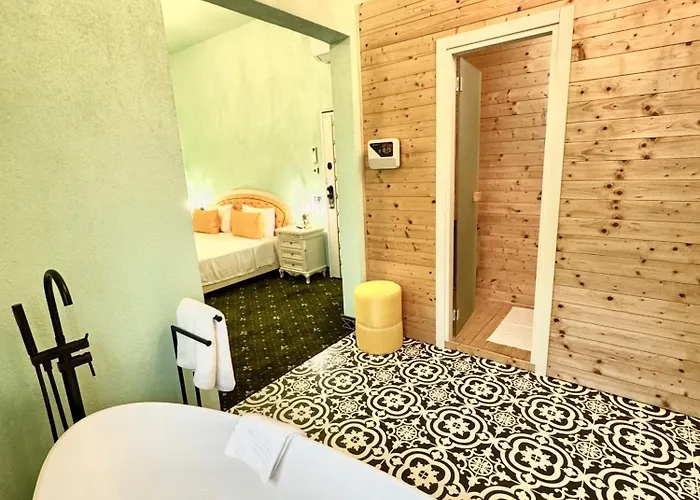 ホテル Jmr Splendor - Private Sauna & Bathtub 4*