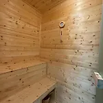 Jmr Splendor - Private Sauna & Bathtub فندق 4*