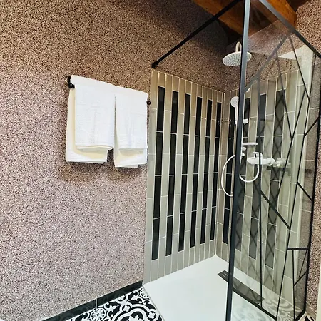 Szálloda Jmr Splendor - Private Sauna & Bathtub 4*