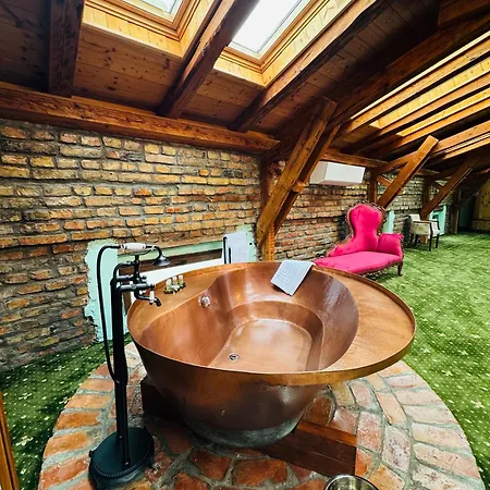 Jmr Splendor - Private Sauna & Bathtub 4* 콘스탄차
