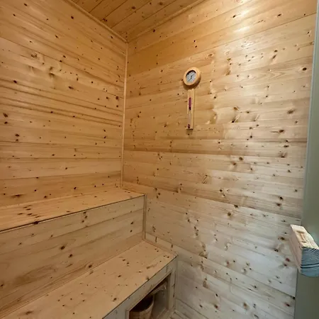 Jmr Splendor - Private Sauna & Bathtub 호텔 4*