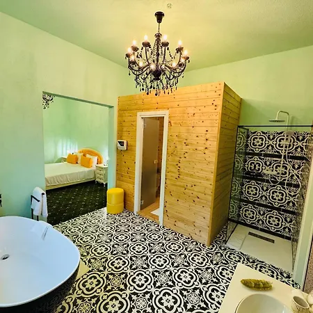 호텔 Jmr Splendor - Private Sauna & Bathtub