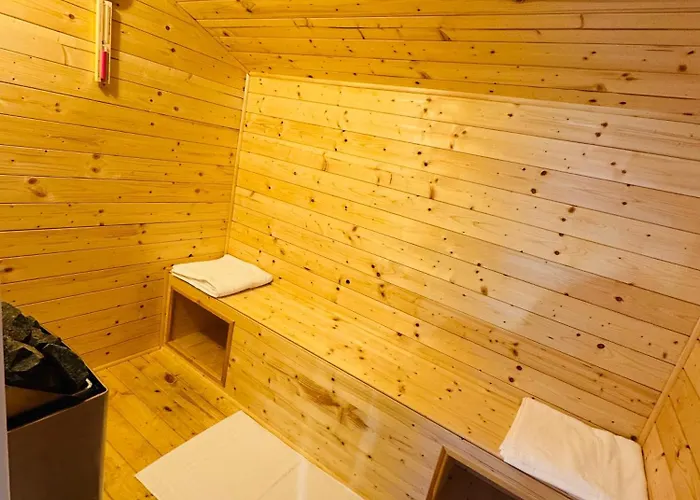 Hotel Jmr Splendor - Private Sauna & Bathtub 4*