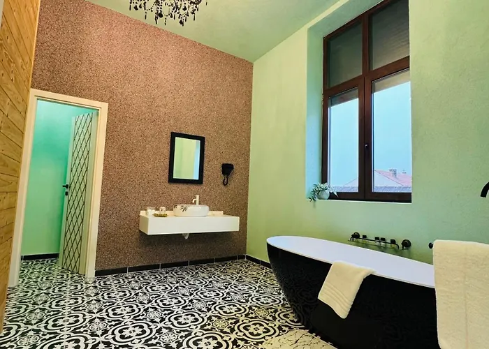 Jmr Splendor - Private Sauna & Bathtub 4*