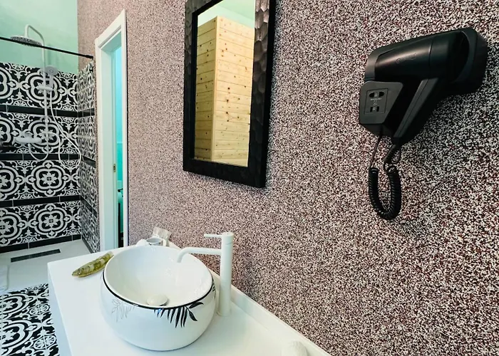 Hotel Jmr Splendor - Private Sauna & Bathtub Constanţa